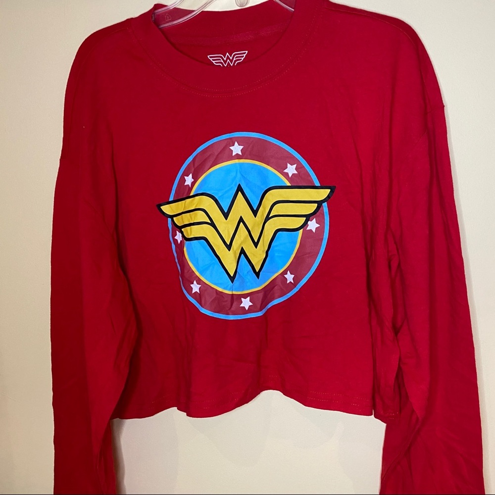 Women's Wonder Woman Red Long Sleeves Cropped Top
